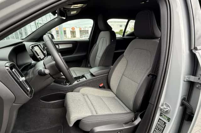 Volvo XC40 (2025) thumbnail 6