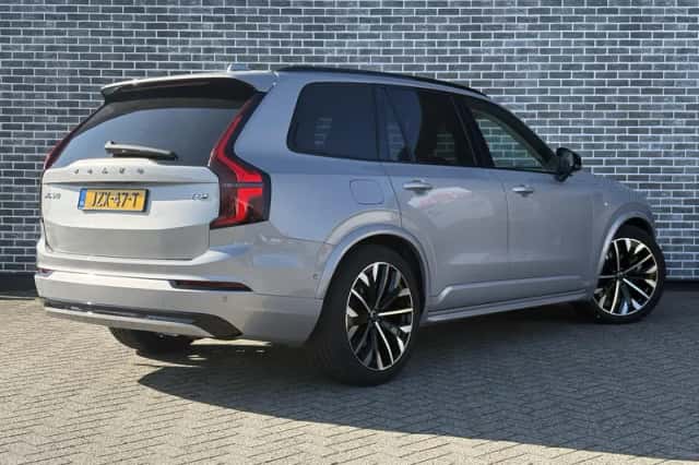Volvo XC90 (2025) thumbnail 3