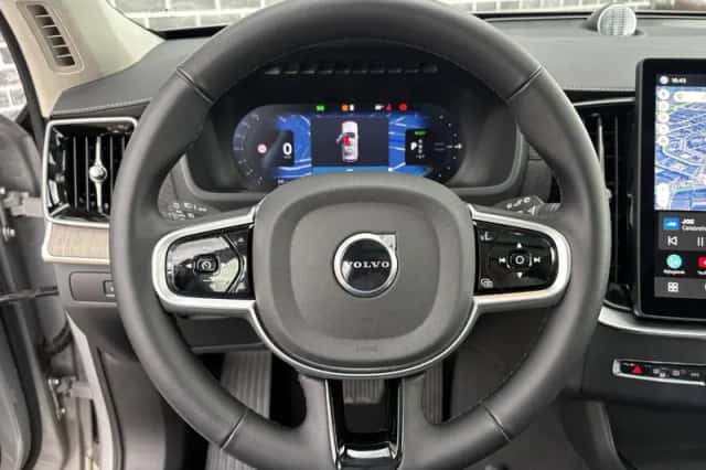 Volvo XC90 (2025) thumbnail 5