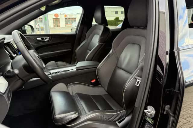 Volvo XC60 (2023) thumbnail 5