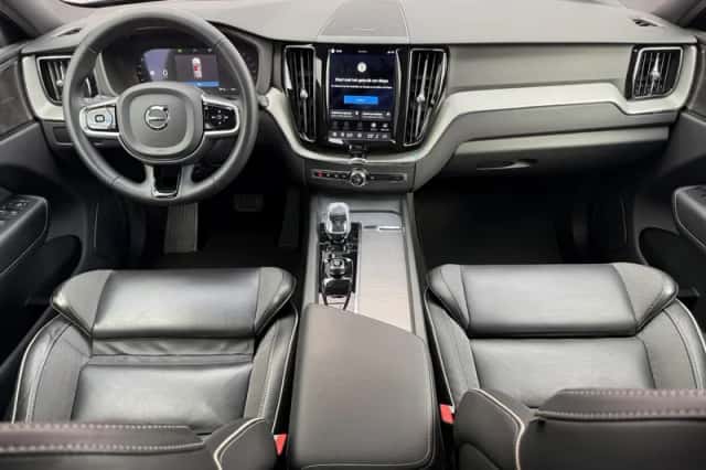 Volvo XC60 (2023) thumbnail 6