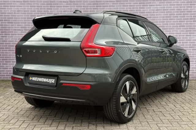 Volvo EX40 (2026) thumbnail 3