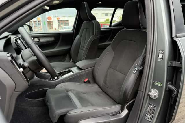 Volvo EX40 (2026) thumbnail 5
