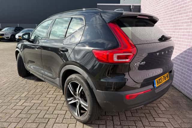 Volvo XC40 (2020) thumbnail 3