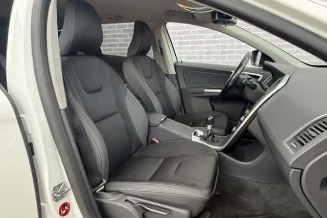 Volvo XC60 (2014) thumbnail 5