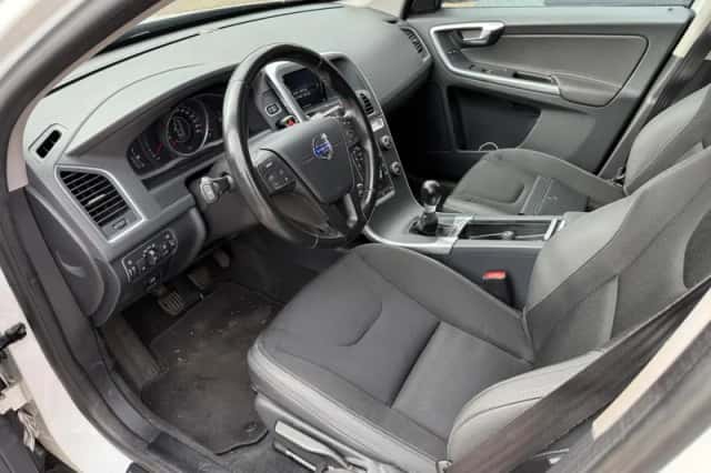 Volvo XC60 (2014) thumbnail 6
