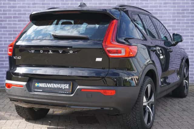Volvo XC40 (2021) thumbnail 3