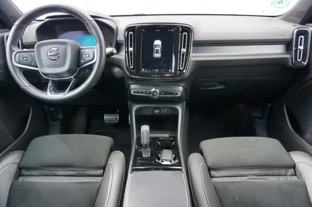 Volvo XC40 (2021) thumbnail 4