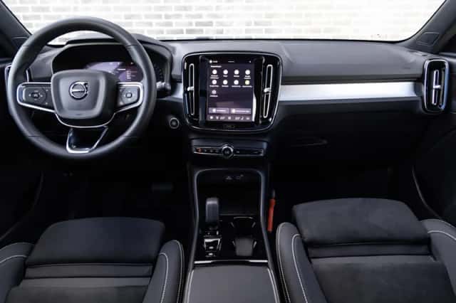 Volvo XC40 (2026) thumbnail 2