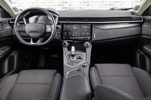 Lynk & Co 01 (2022) thumbnail 2