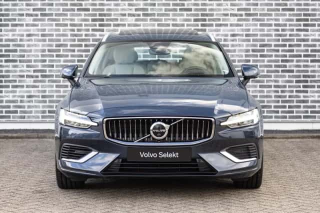 Volvo V60 (2023) thumbnail 5