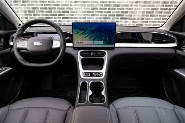 Geely E2 (2026) thumbnail 2