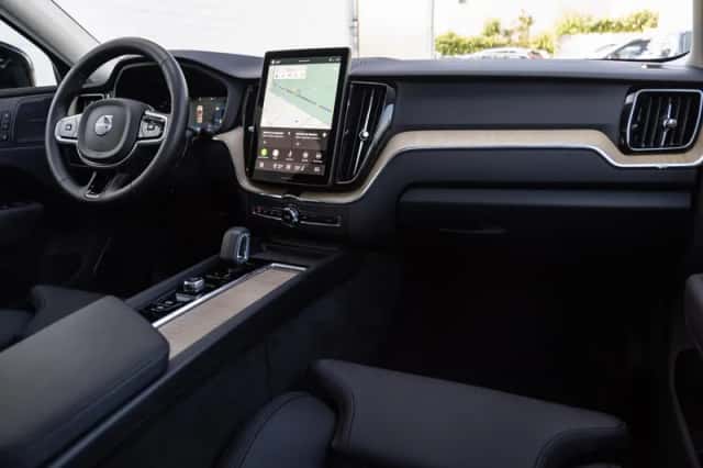 Volvo XC60 (2025) thumbnail 3