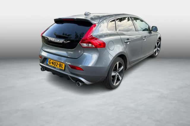Volvo V40 (2019) thumbnail 2