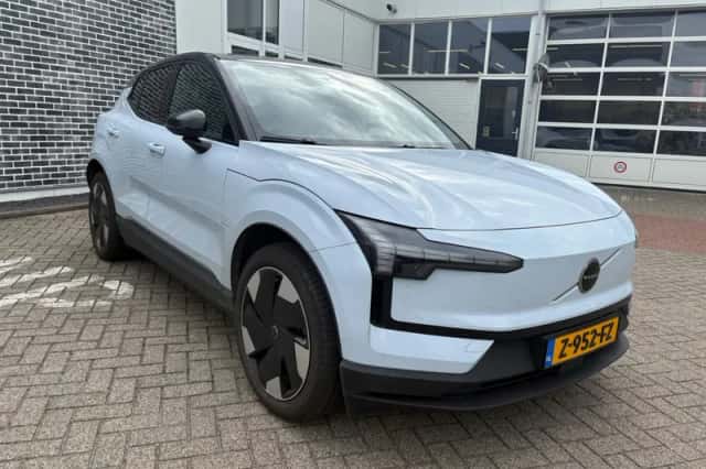 Volvo EX30 (2024) thumbnail 3