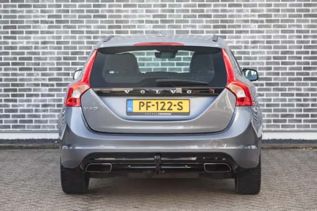 Volvo V60 (2017) thumbnail 5