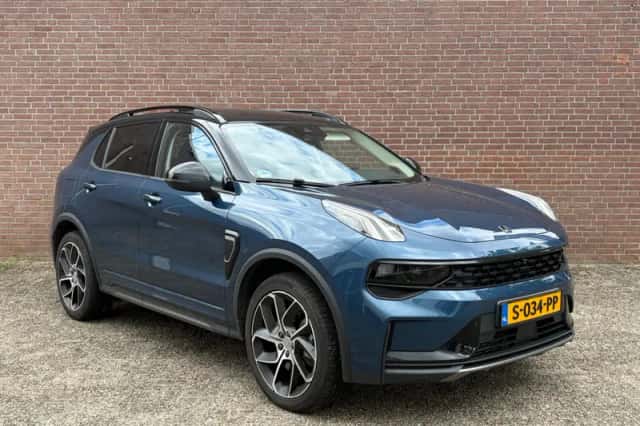 Lynk & Co 01 (2023) thumbnail 3