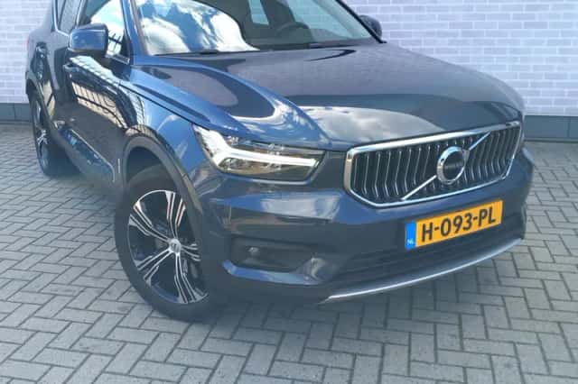 Volvo XC40 (2020) thumbnail 2