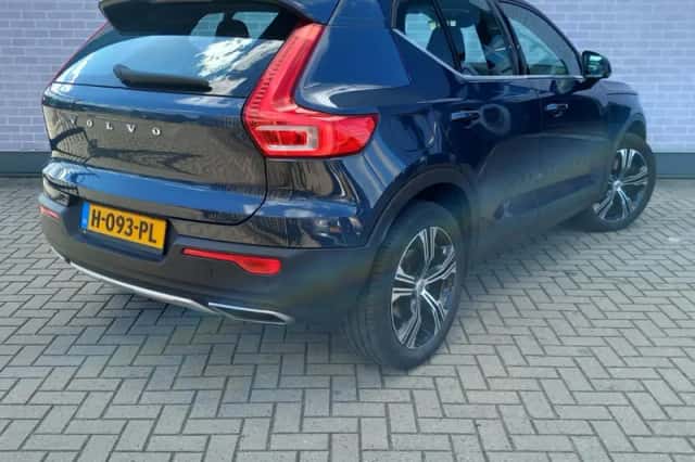 Volvo XC40 (2020) thumbnail 4