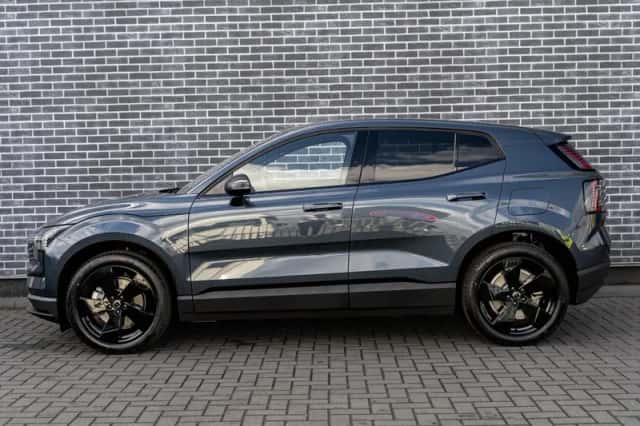 Volvo EX30 (2026) thumbnail 3