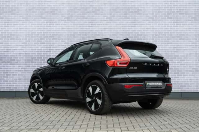 Volvo XC40 (2024) thumbnail 2