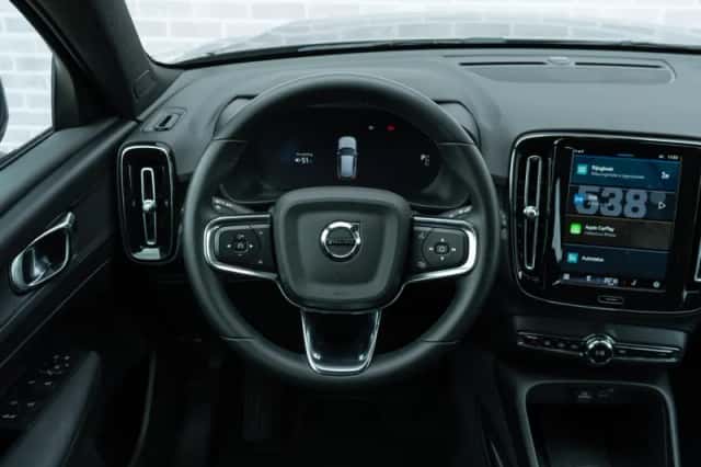 Volvo XC40 (2024) thumbnail 3