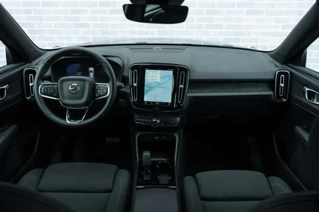Volvo XC40 (2024) thumbnail 4