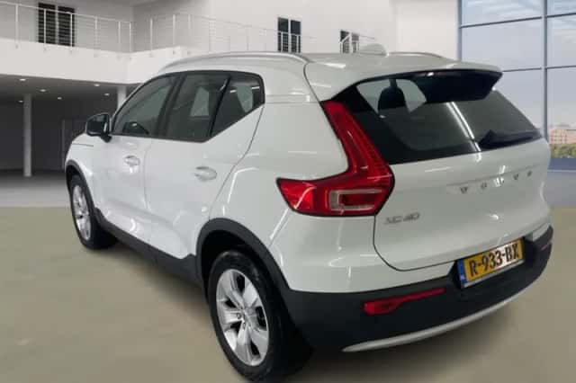 Volvo XC40 (2019) thumbnail 4