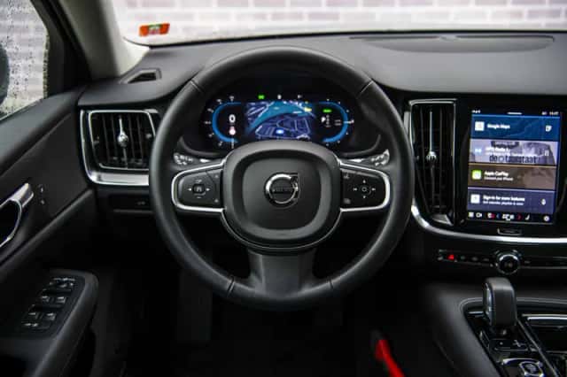 Volvo V60 (2025) thumbnail 3