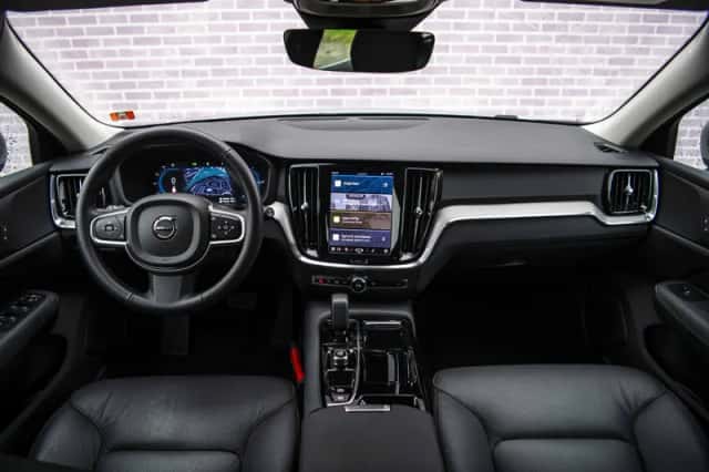 Volvo V60 (2025) thumbnail 5