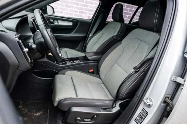 Volvo XC40 (2023) thumbnail 6