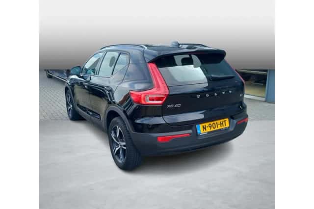 Volvo XC40 (2021) thumbnail 3