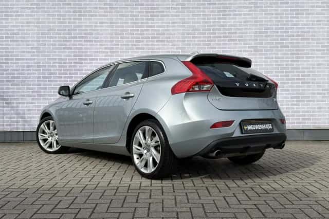 Volvo V40 (2016) thumbnail 3