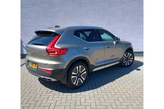 Volvo XC40 (2020) thumbnail 2
