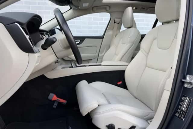Volvo V60 Cross Country (2020) thumbnail 4