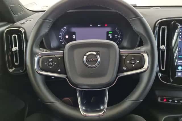 Volvo XC40 (2022) thumbnail 5