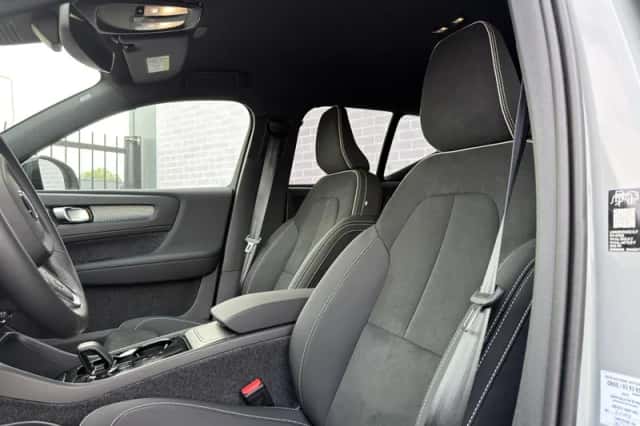 Volvo EX40 (2026) thumbnail 4