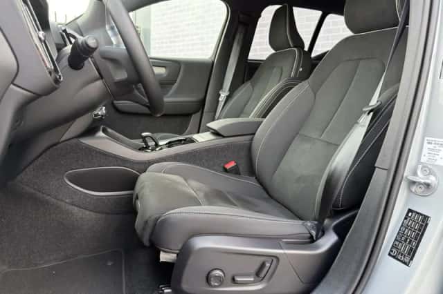 Volvo EX40 (2026) thumbnail 6