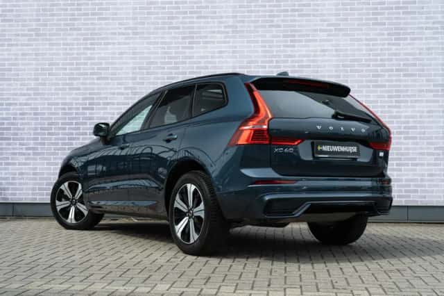 Volvo XC60 (2025) thumbnail 2