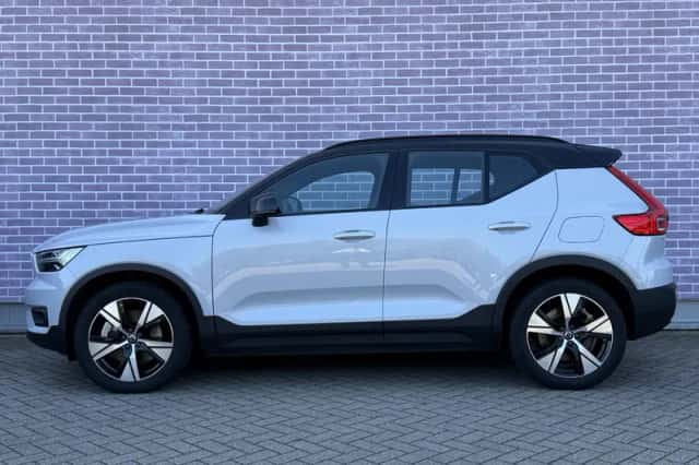 Volvo XC40 (2021) thumbnail 2