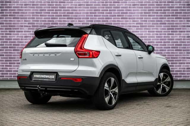 Volvo XC40 (2021) thumbnail 4