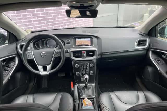 Volvo V40 (2019) thumbnail 3