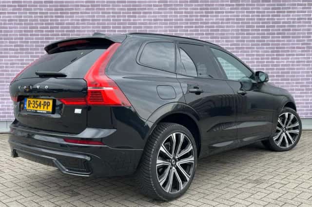 Volvo XC60 (2021) thumbnail 4