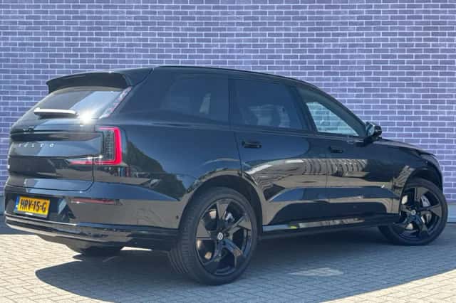 Volvo EX90 (2025) thumbnail 4