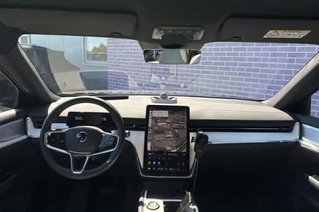 Volvo EX90 (2025) thumbnail 5