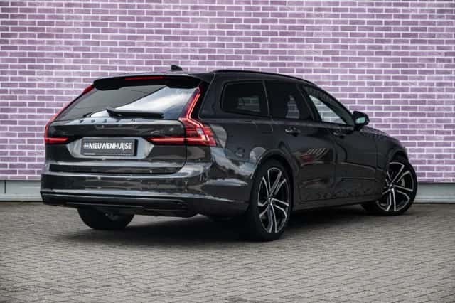 Volvo V90 (2022) thumbnail 2