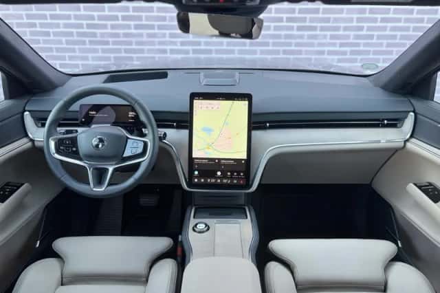 Volvo EX90 (2025) thumbnail 6