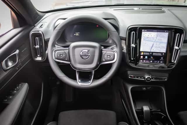Volvo EX40 (2026) thumbnail 2