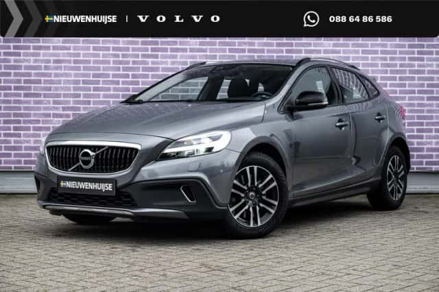 Volvo V40 Cross Country (2017) thumbnail 1