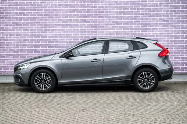 Volvo V40 Cross Country (2017) thumbnail 4